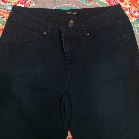 Dark Wash stretchy jeans - Picture 3 of 3