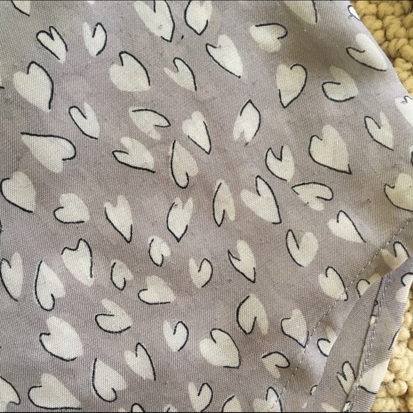 LOFT Popover Blouse in Light Gray Heart Print - Picture 3 of 4
