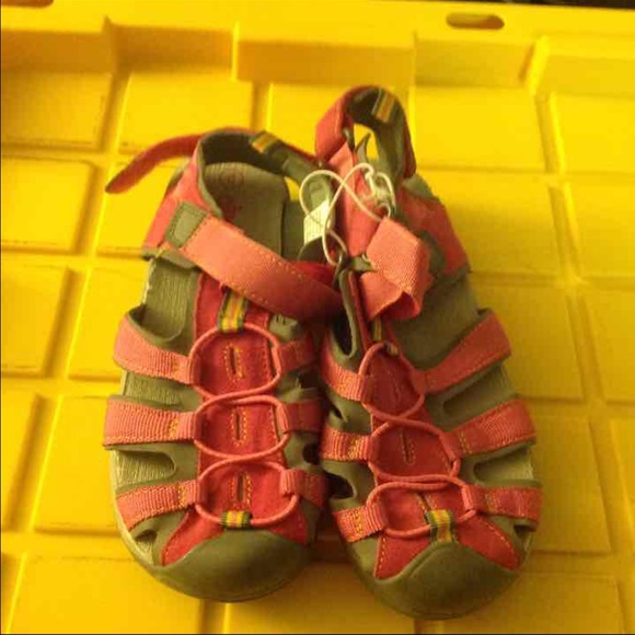 NWT size 6 girl strappy shoes - Picture 2 of 6