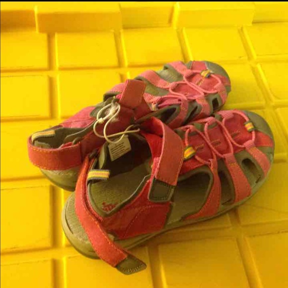 NWT size 6 girl strappy shoes - Picture 3 of 6