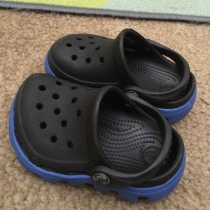 Crocs size 4/5 toddler