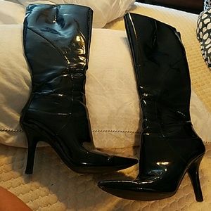 Size 6 black patent look 3 inch heel boots