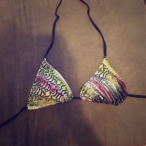 Black and printed bathing suit top