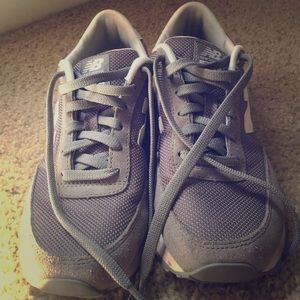 Women's new balance 501 grey