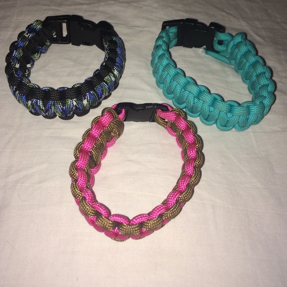 Cute Survival Bracelets worn once - Picture 1 of 4