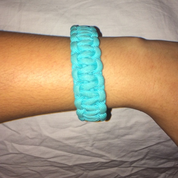 Cute Survival Bracelets worn once - Picture 4 of 4