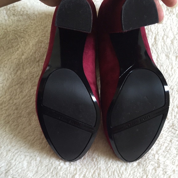 SOLD! 🌟Host Pick!🌟 Nine West Suede Pumps - Picture 3 of 4