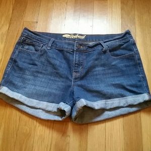 Old Navy boyfriend jean shorts