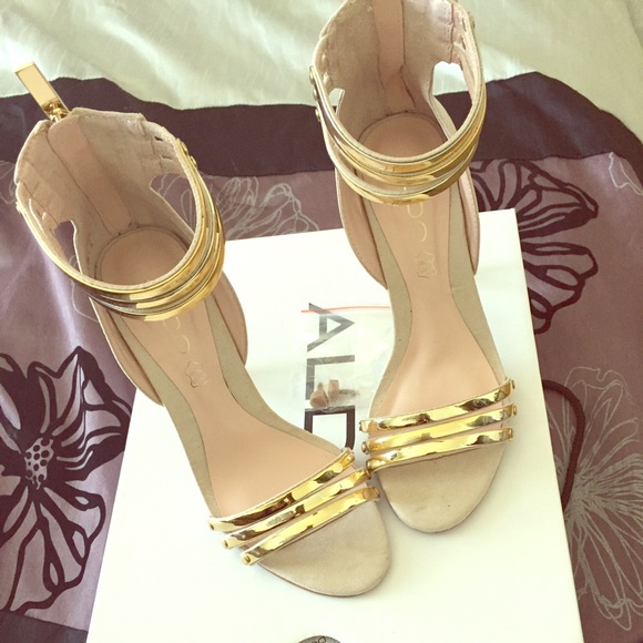 Size 6  Aldo