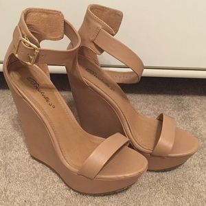 Nude Wedges