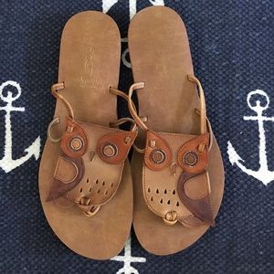Urban Outfitters leather owl sandals - size 8