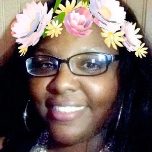 Meet your Posher, Crystal
