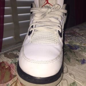 Cement 4s comes with box