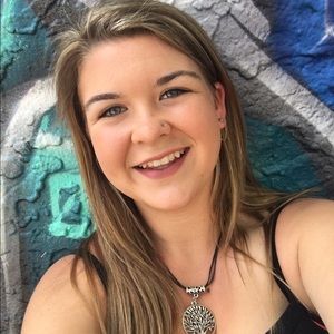 Meet your Posher, Elena