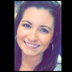 Meet your Posher, Roxanne