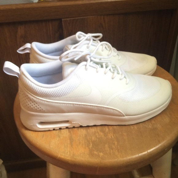 Women's Nike Air Max Thea :)