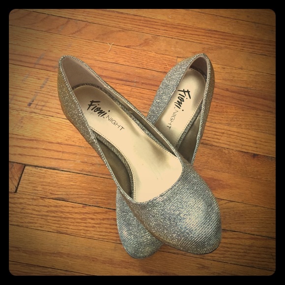 Fioni Night Shimmer Platform Pump