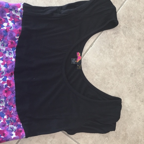 Forever 21 Dress. - Picture 2 of 4