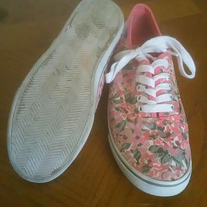 Flower print Aeropostale sneakers
