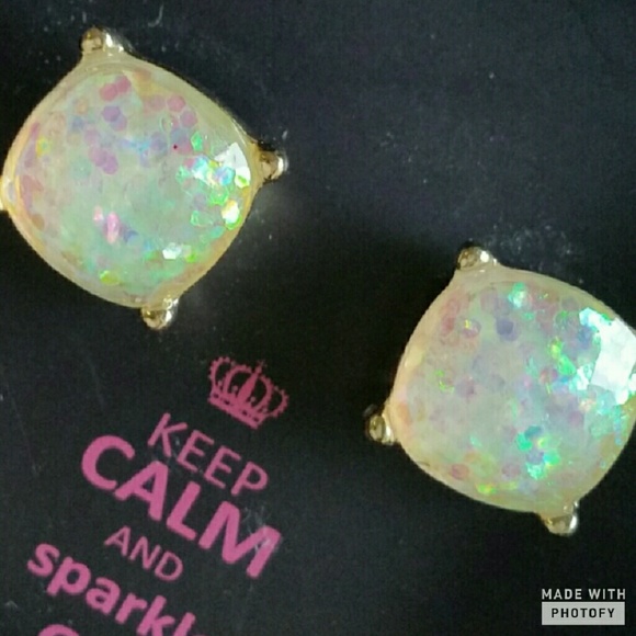 Opal colored glitter earrings - Picture 2 of 4
