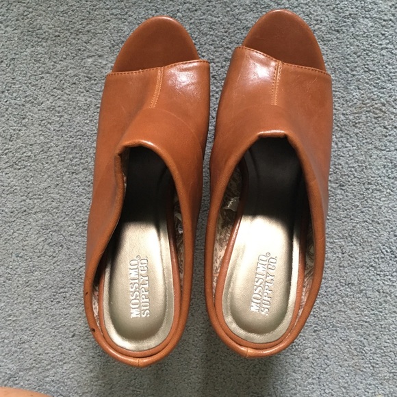 Mossimo Supply Co clog heel size 9.5