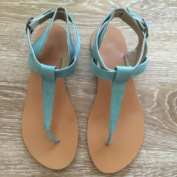 ecoté by Urban Outfitters | Suede Strappy Sandals - Picture 4 of 4