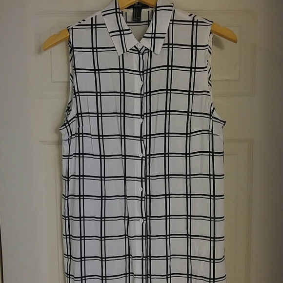 Sleeveless button up tunic