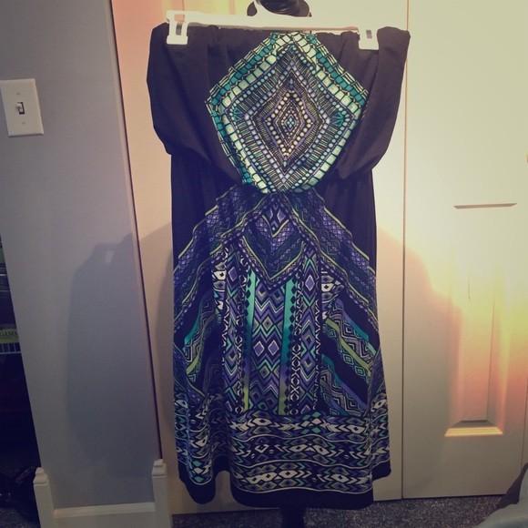 Strapless flow dress