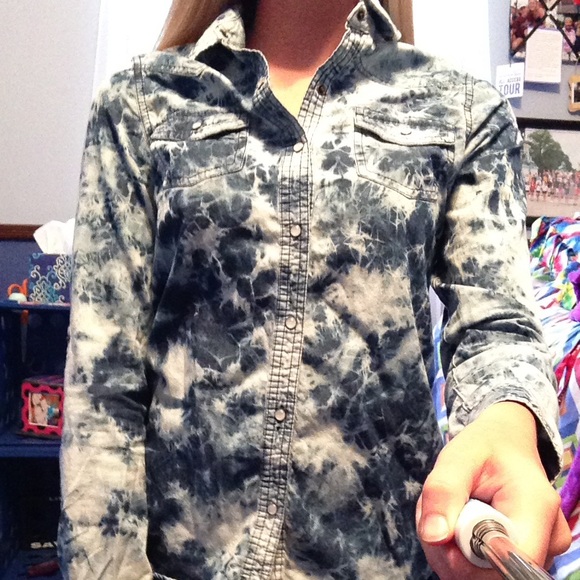 Lon sleeved jean shirt
