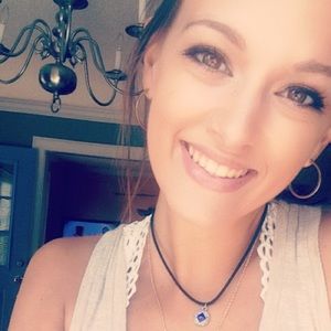 Meet your Posher, Rebeka