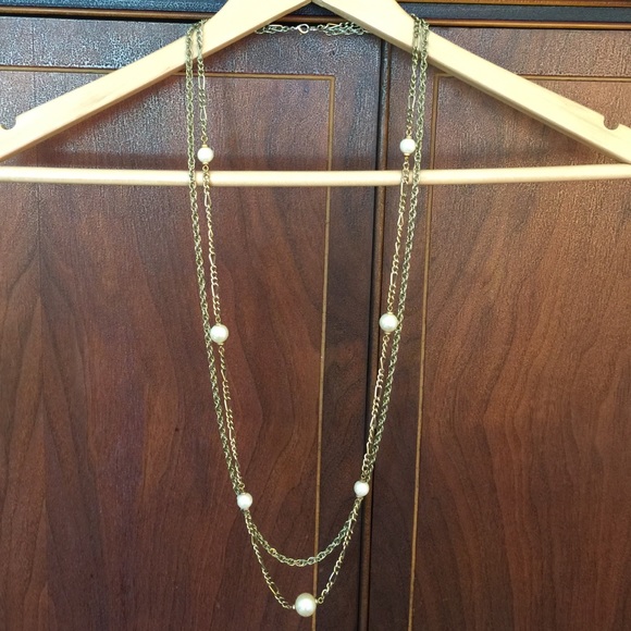 Pearl & gold necklace. Gold faded in some areas.