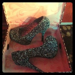 Became pregnant now they don't fit. Haven't worn