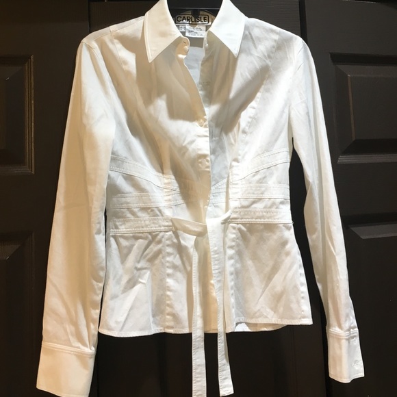 Longsleeve, white blouse.