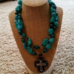 Like new Beautiful chunky necklace