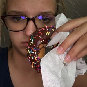 Meet your Posher, Claire