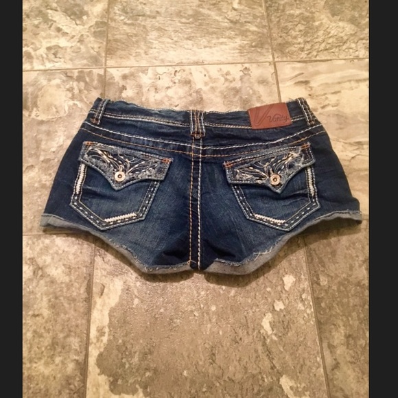 Sold 🌼 - Picture 2 of 3