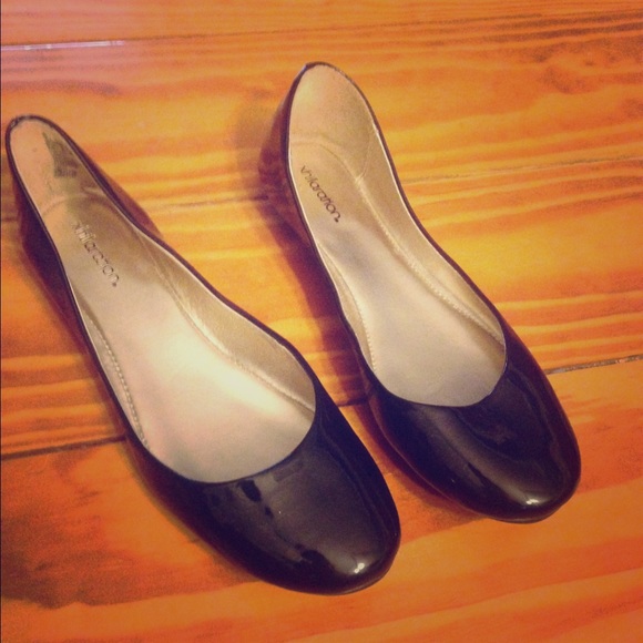Black patent leather flats