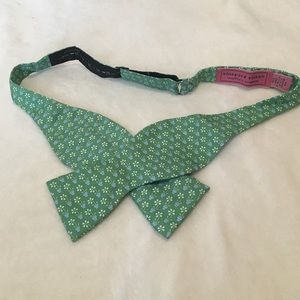 Vineyard Vines bow tie