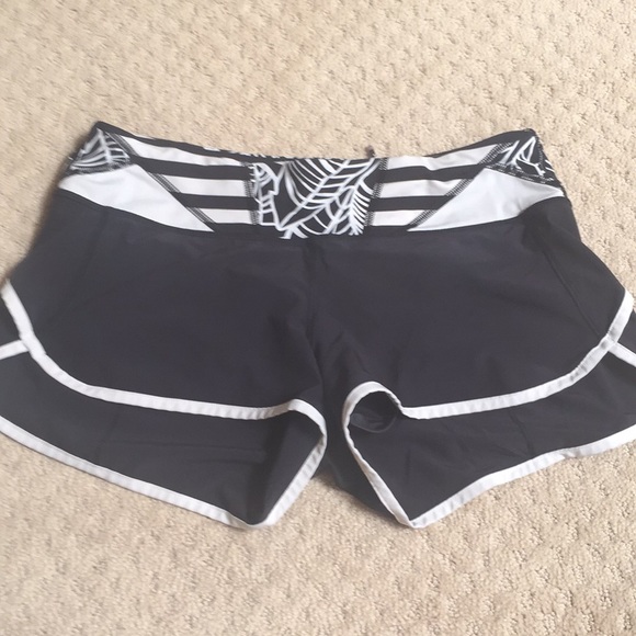 Lululemon run short