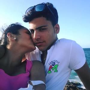 Meet your Posher, Estefany