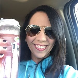 Meet your Posher, Aimee