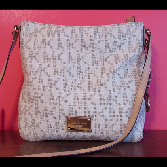 Michael Kors Jet Set Signature Large Messenger Bag
