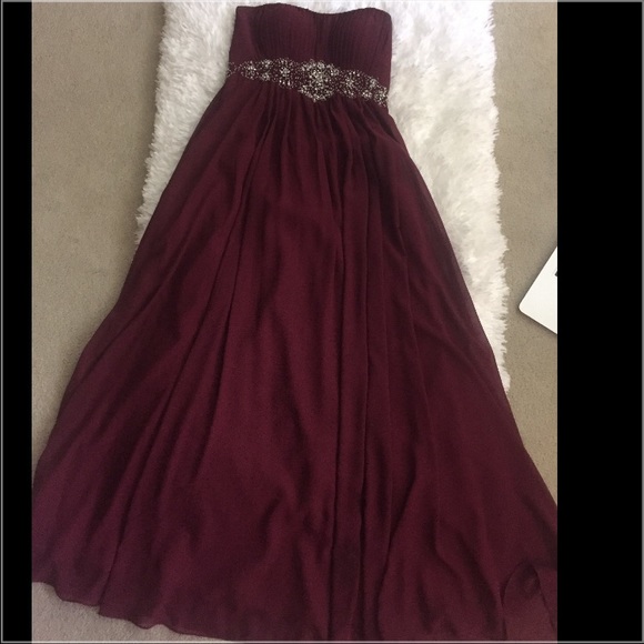 Maroon long Prom/Homecoming dress!