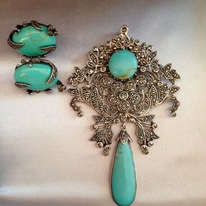 Vintage Turquoise Necklace and Earring Set Vintage Turquoise Necklace and Earring Set