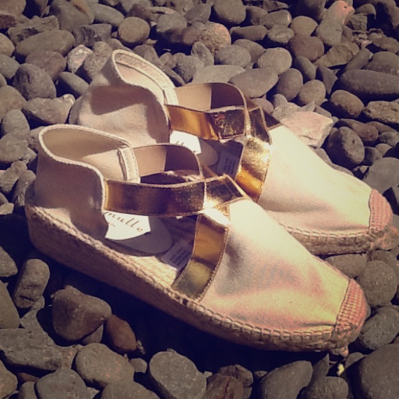 Beautiful Bettye muller espadrilles size 6