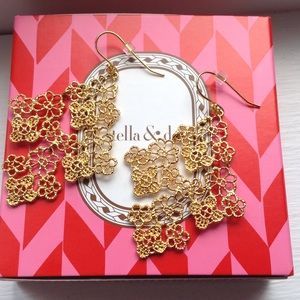 ✨Stella & Dot Chantilly lace chandelier earrings.
