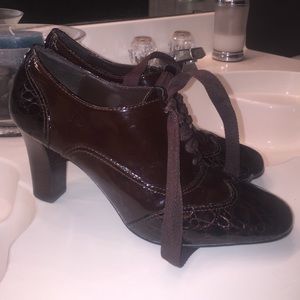 Franco Sarto Artists Collection "Hammer" Oxford