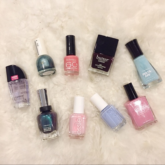 (SOLD) Nail Polish Bundle!