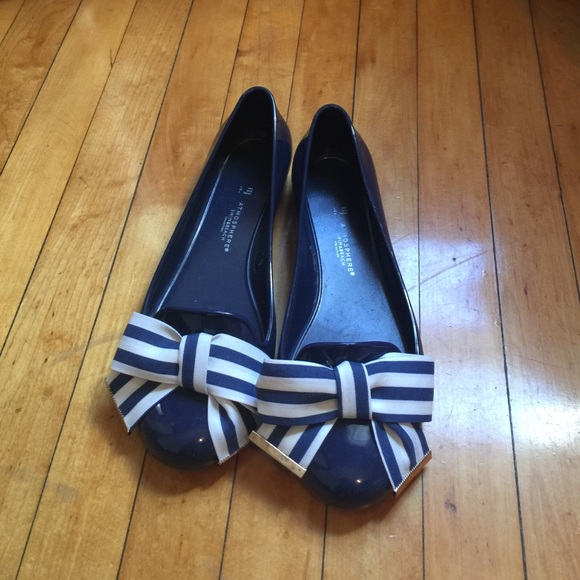 Wave the coast! Beautiful beach flats!