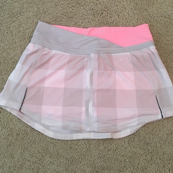 Lululemon Run: Pace Setter Skirt in coral/dune